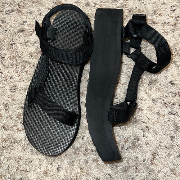 Teva Flatform Sandals - Picture 1 of 7